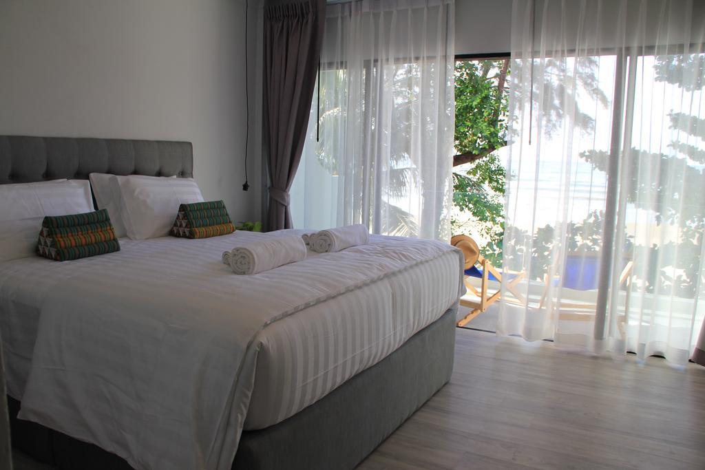 सहारा Thai Kamala Front Phuket